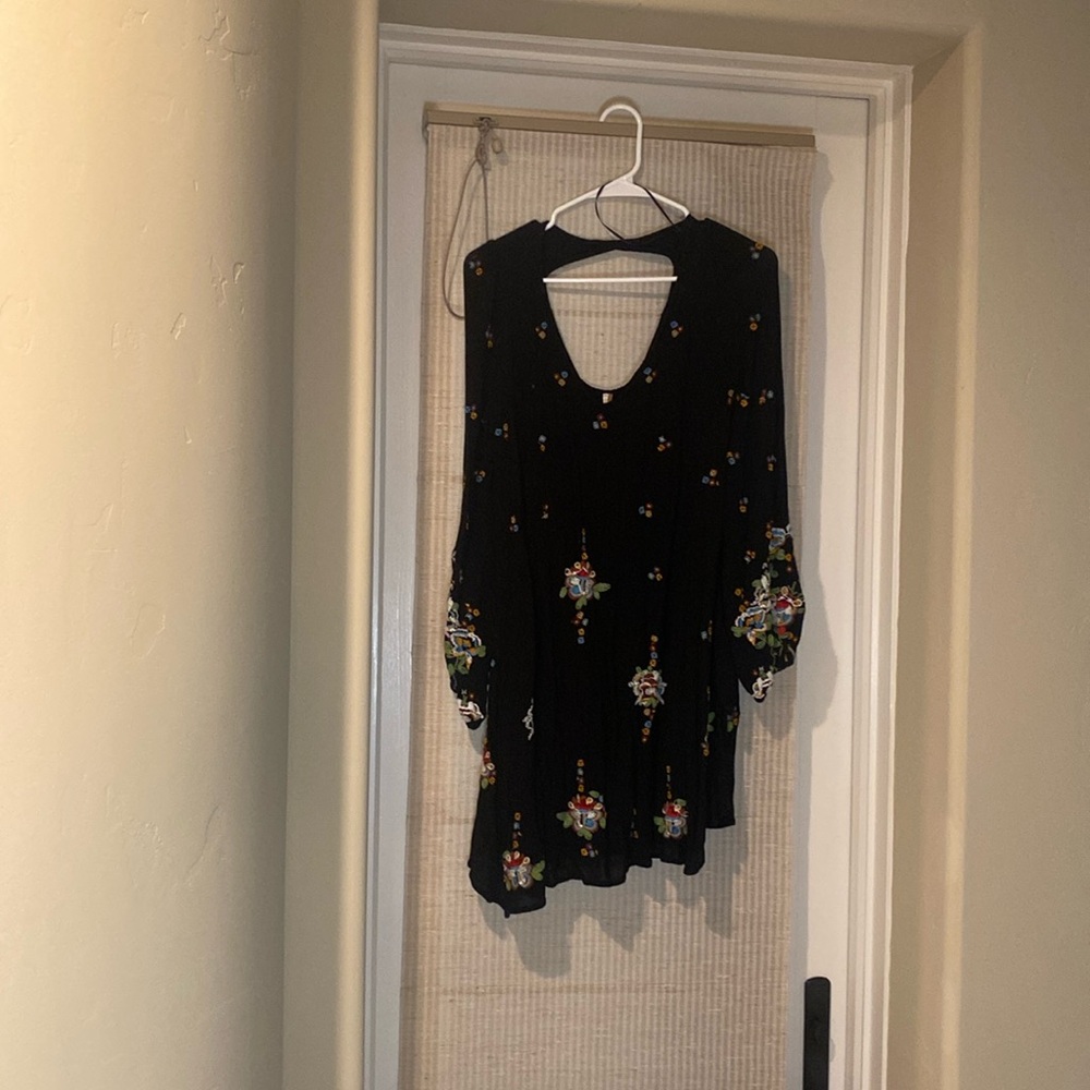 Free People black long sleeve dress w/floral